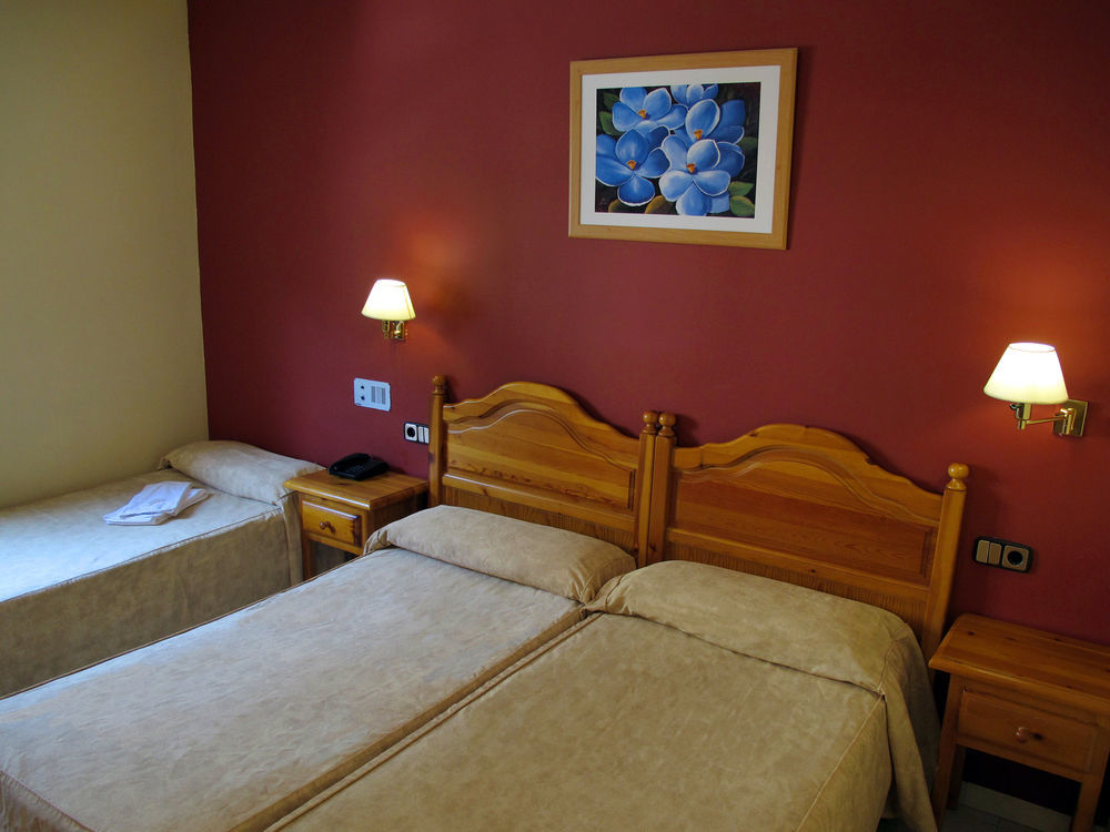 Hotel Encamp Ruang foto